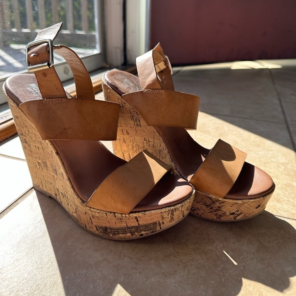 Wedges - Picture 1 of 4